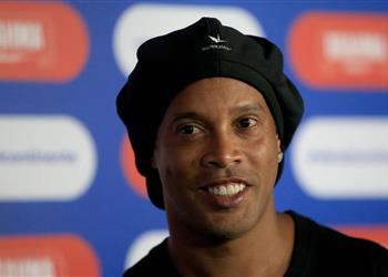 رونالدينيو يتراجع عن تصريحاته بشأن البرازيل أردت الحصول على رد فعل من الجميع