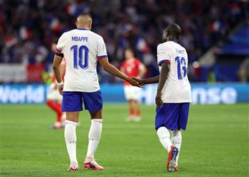 فيديو إصابة دموية تجبر مبابي على مغادرة مباراة فرنسا والنمسا في يورو 2024 وواقعة غريبة مع الحكم