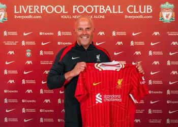 سلوت يكشف عن أول لاعب تواصل معه من ليفربول وتفاصيل حديثه مع كلوب