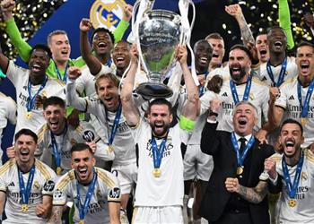 أنشيلوتي يوضح سبب توبيخه لـ فينيسيوس بنهائي دوري الأبطال ويؤكد لا تعتاد على لمس السماء