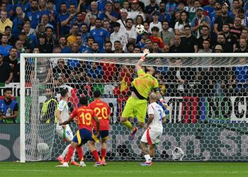 دوناروما بعد السقوط أمام إسبانيا علينا استغلال غضبنا في مباراة كرواتيا