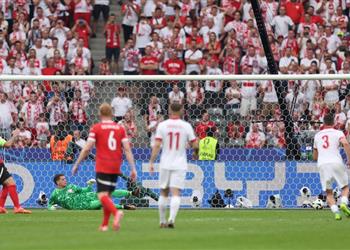 فيديو بولندا تسقط بثلاثية أمام النمسا وتقترب من توديع يورو 2024