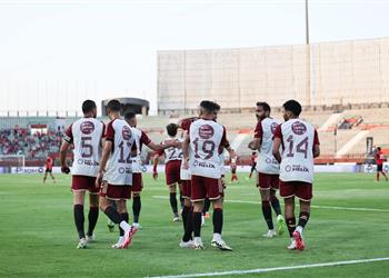 فيديو الأهلي يواصل مطاردة بيراميدز بثنائية صعبة أمام الداخلية في الدوري المصري