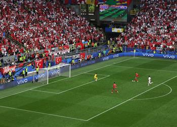 روبرتو مارتينيز ما فعله رونالدو أمام تركيا يجب تدريسه في أكاديميات البرتغال