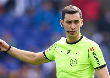 تجربة عربية وحيدة من هو أليخاندرو مونييز حكم مباراة الأهلي والزمالك