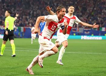 دقيقة بين الاخفاق والابهار فيديو مودريتش يهدر ركلة جزاء ويعوضها بهدف تاريخي في مباراة إيطاليا وكرواتيا