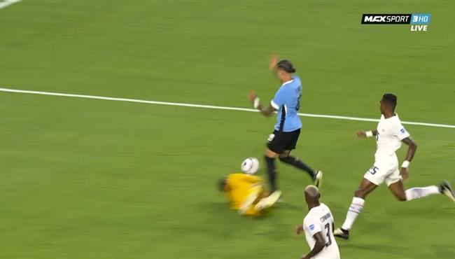 هل حرم الحكم داروين نونيز من ركلة جزاء امام بنما بكوبا أمريكا