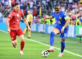 ليفاندوفسكي يفسد احتفال مبابي فيديو فرنسا تتأهل لدور الـ16 في يورو 2024 بتعادل مخيب مع بولندا