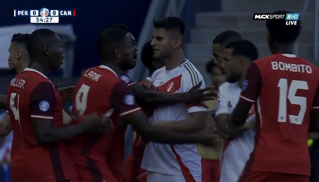 طرد ميجيل أراوخو لاعب بيرو امام كندا وحدوث مشادة بين اللاعبين في كوبا امريكا