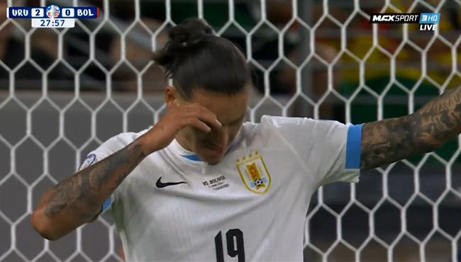 العارضة تحرم داروين نونيز من تسجيل هدف امام بوليفيا