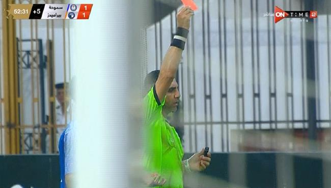 طرد الهاني سليمان في مباراة بيراميدز وسموحة بالدوري المصري