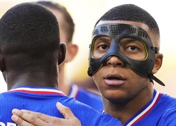 قناع مبابي يثير استيائه قبل مواجهة بلجيكا في يورو 2024