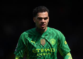 مانشستر سيتي يحدد بديل إيدرسون من الدوري الإيطالي