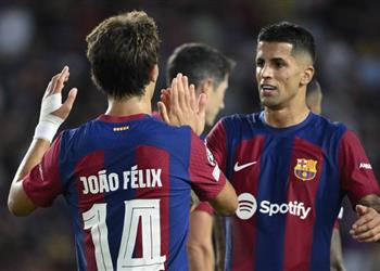 برشلونة يتخذ قرار ا بشأن مستقبل فيليكس وكانسيلو