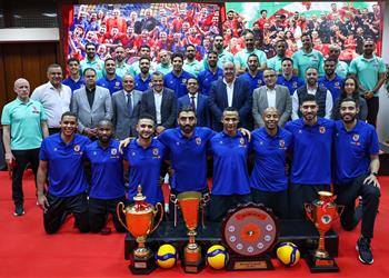 الأهلي ينهي أولى صفقاته لتدعيم فريق الطائرة