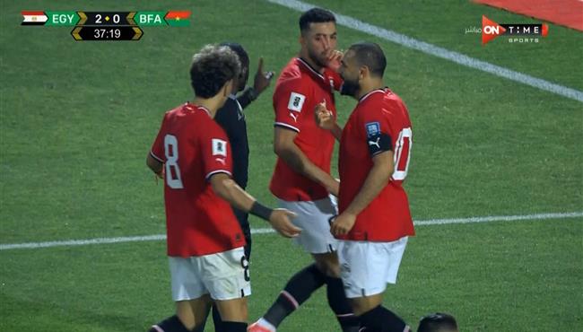 هل حرم الحكم مصر من ركلة جزاء امام بوركينا فاسو ورد فعل محمد صلاح