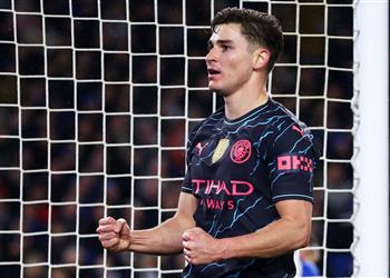 رئيس أتلتيكو مدريد يعلق على اهتمامهم بضم ألفاريز