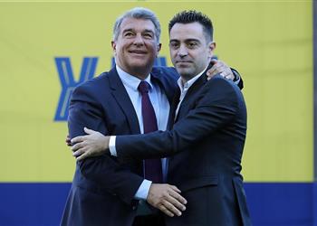 سبورت توضح رد فعل تشافي تجاه تصريحات لابورتا ضده