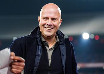 دربه آرني سلوت ليفربول يستهدف التعاقد مع جناح نيوكاسل