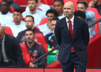 مانشستر يونايتد يستعد لقرار نهائي بشأن تين هاج ويجري محادثات مع بديله المحتمل