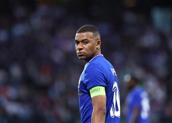 مدير بايرن ميونخ عن صفقة مبابي مسمار في نعش كرة القدم