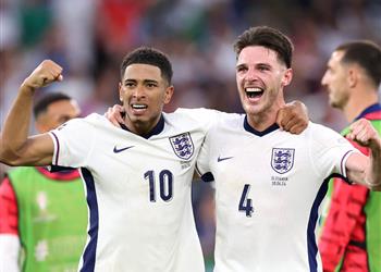 إيماءة قبيحة وسب مدرب سلوفاكيا ديلي ميل تكشف موقف يويفا من معاقبة بيلينجهام ورايس