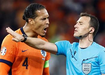 فان دايك تصرف الحكم بعد نهاية المباراة أمام إنجلترا يقول الكثير