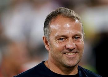 بعد إصابة بيدري ودي يونج فليك يباغت برشلونة بمطلب غريب