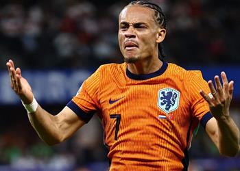 تشافي سيمونز يعلق على قصة رحيله عن برشلونة يوم ا ما سأتحدث