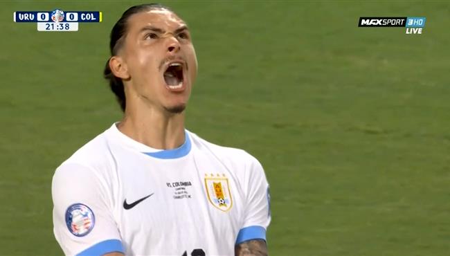 هاتريك داروين نونيز يهدر ثلاث فرصه محققة امام كولومبيا في 10 دقائق فقط