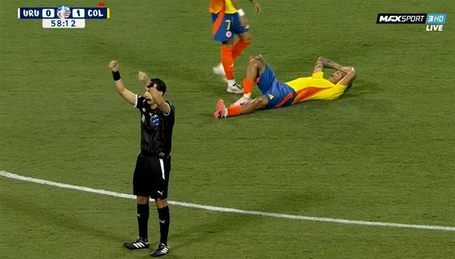 اصابة ريتشارد ريوس وخروجه لاعب كولومبيا في مباراة اوروجواي