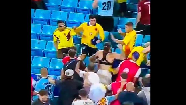 داروين نونيز يشتبك بالايدي مع بعض جماهير كولومبيا بعد الخسارة في كوبا امريكا