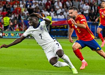 فيديو كارفاخال يسخر من ساكا في نهائي يورو 2024