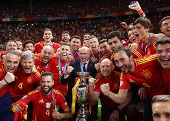 لا فوينتي يكشف رسالته للاعبي إسبانيا بين شوطي نهائي يورو 2024 ويؤكد هم الأعظم في العالم