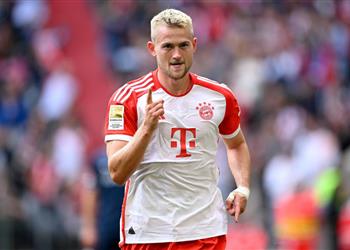 تقارير مانشستر يونايتد يحسم موقفه من ضم دي ليخت