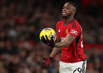 مانشستر يونايتد يحدد موقفه من بيع بيساكا في الصيف