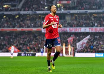 بعد اجتياز ليني يورو الفحص الطبي مانشستر يونايتد يحدد موعد الإعلان الرسمي للصفقة