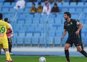 قد يزامل لاعب الأهلي تقارير توضح تطور ا جديد ا بشأن مستقبل أحمد حجازي