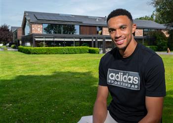 أرنولد يكشف مشاعره عند رحيل ساوثجيت وموقفه من تدريب كلوب لـ منتخب إنجلترا