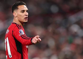 وكيل أنتوني يحسم مستقبله مع مانشستر يونايتد