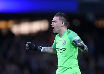 إيدرسون يجبر مانشستر سيتي على التفكير في حارس من الدوري الفرنسي