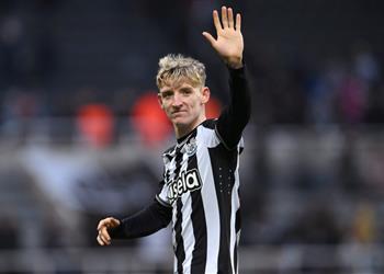 مدرب نيوكاسل يعلق على مستقبل أنتوني جوردون بعد ارتباطه بـ ليفربول