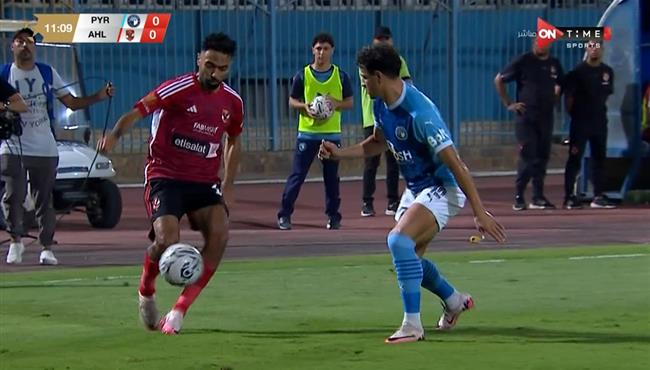 ترقيصه رايح جاي حسين الشحات يتلاعب بـ احمد توفيق في مباراة الاهلي وبيراميدز