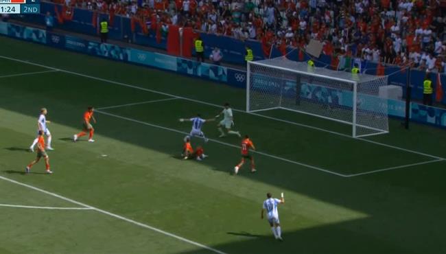 تصدي منير المحمدي الرائع ينقذ المغرب من هدف محقق لـ الارجنتين