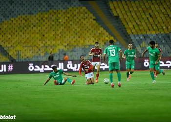 أحمد الشناوي يوضح مدى أحقية الأهلي في ركلة جزاء أمام المصري