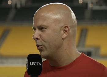 سلوت عن إصابة لاعب ليفربول في ودية ريال بيتيس أمر مؤسف