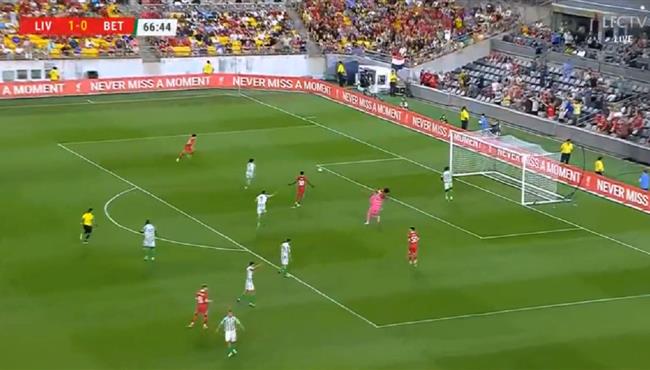 هل حرم الحكم ليفربول من ركلة جزاء امام ريال بيتيس