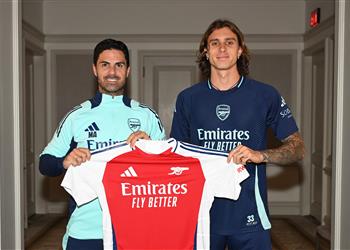 رسمي ا آرسنال يعلن تعاقده مع ريكاردو كالافيوري