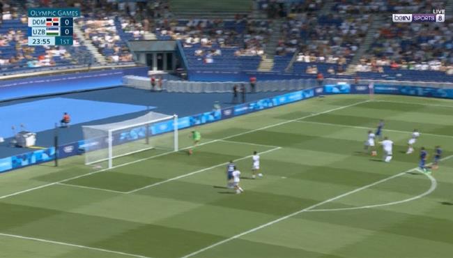 العارضة تحرم اوزباكستان من تسجيل هدف امام الدومينيكان في اولمبياد باريس