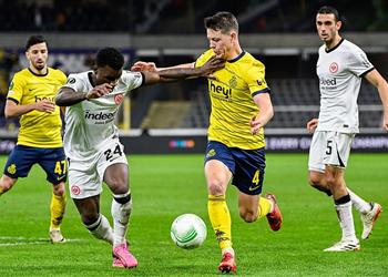 بمشاركة مرموش آينتراخت فرانكفورت يسحق لويسفيل سيتي برباعية ودي ا